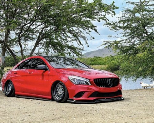 Red Mercedes C117 nullbar is popular