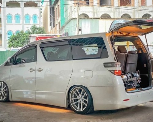 Cambodian Toyota Alphard 20 Nullbar: Customized luxury and individuality